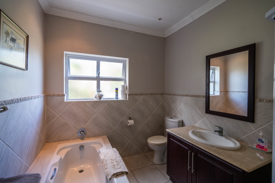 5 Bedroom Property for Sale in Royal Alfred Marina Eastern Cape